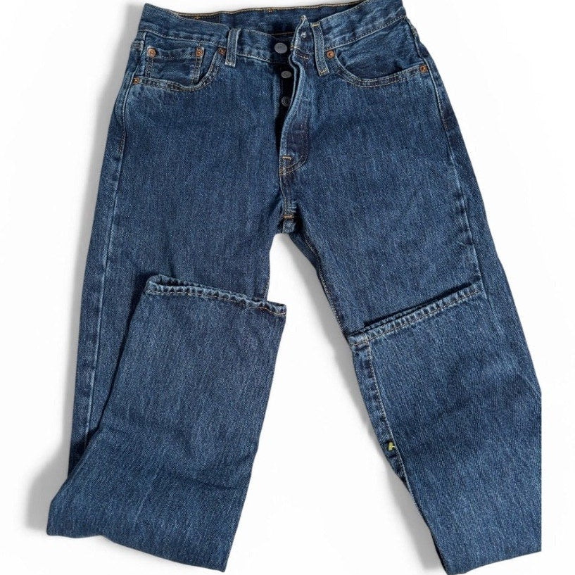 Levi’s 501 Women’s Jeans – W28 L32 – Button Fly – Medium Wash Denim -5010139