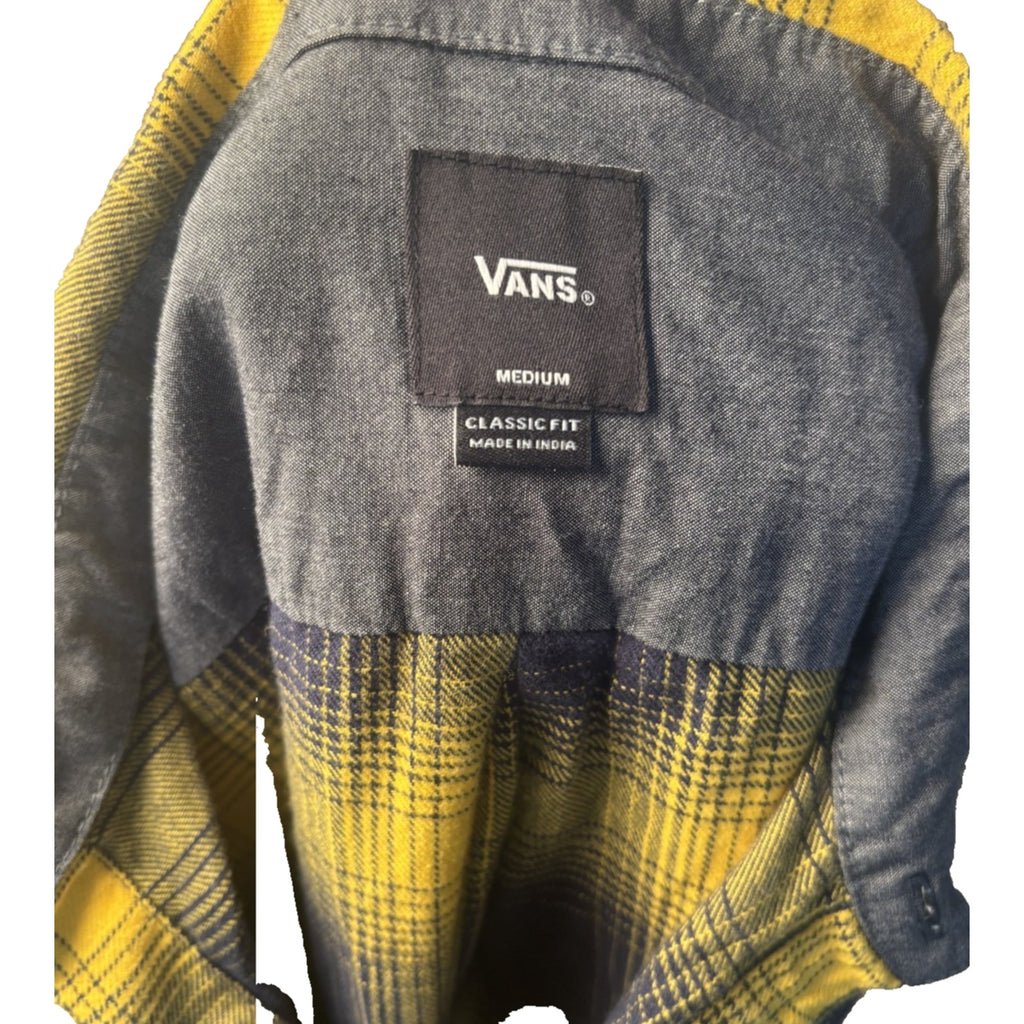 VANS Large 100% Cotton Red/Black Plaid Long-Sleeved Button-Up Flannel Shirt