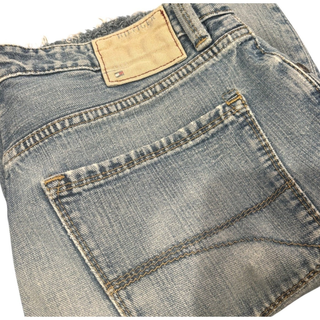 Tommy Hilfiger Men’s Denim Cutoff Shorts Size 34 Light Wash Distressed Raw Hem SHT10
