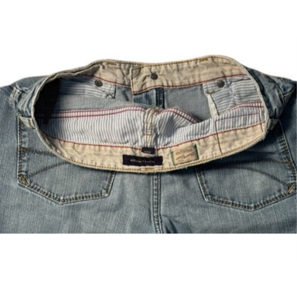 Tommy Hilfiger Men’s Denim Cutoff Shorts Size 34 Light Wash Distressed Raw Hem SHT10