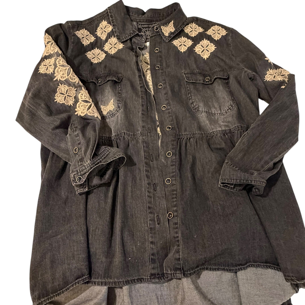 Johnny Was Embroidered Black Denim Babydoll Shirt Jacket M
