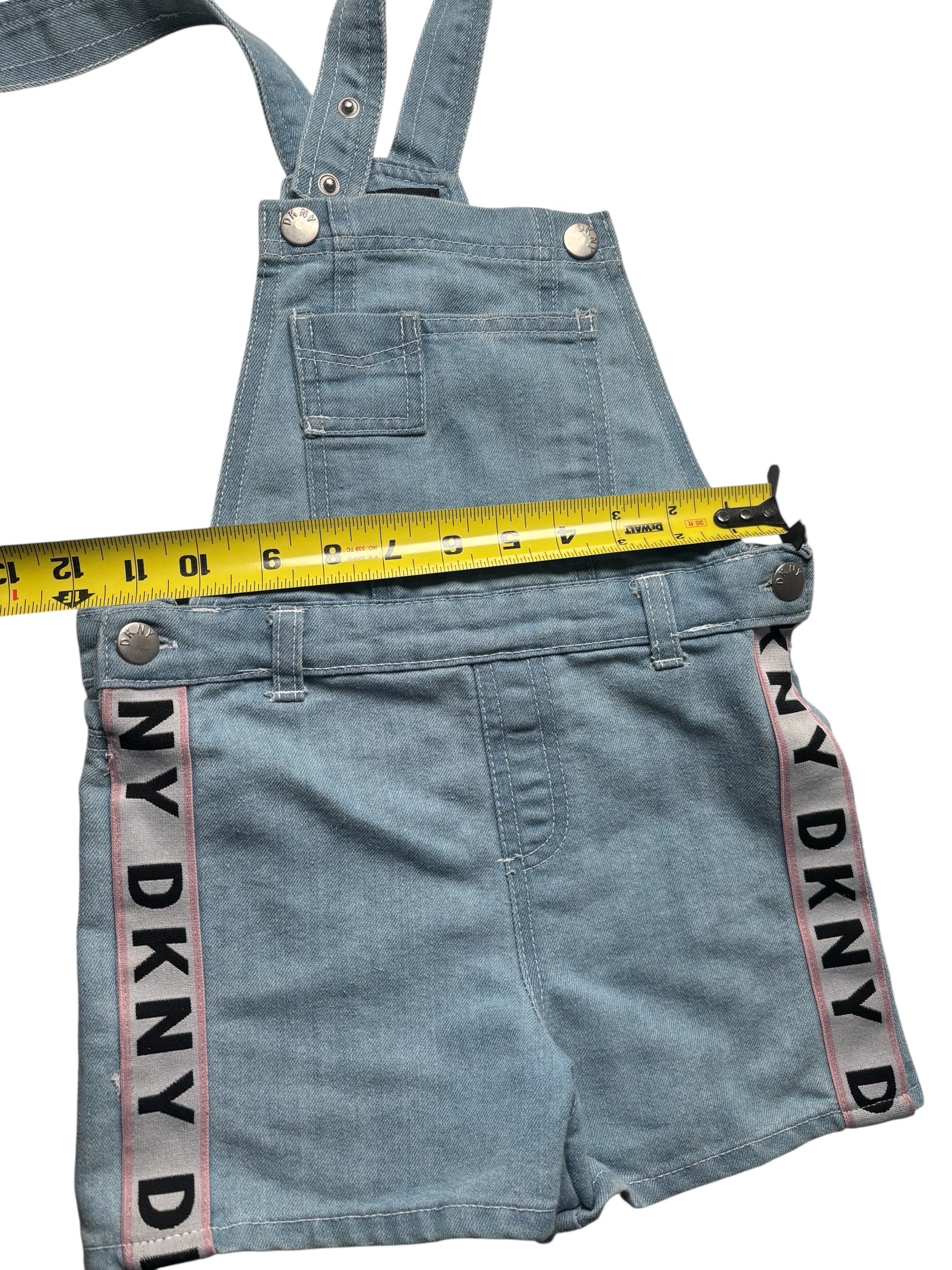 DKNY Girls Denim Shortalls Overalls Logo Tape Light Wash Size 6/8 Small KDS 09