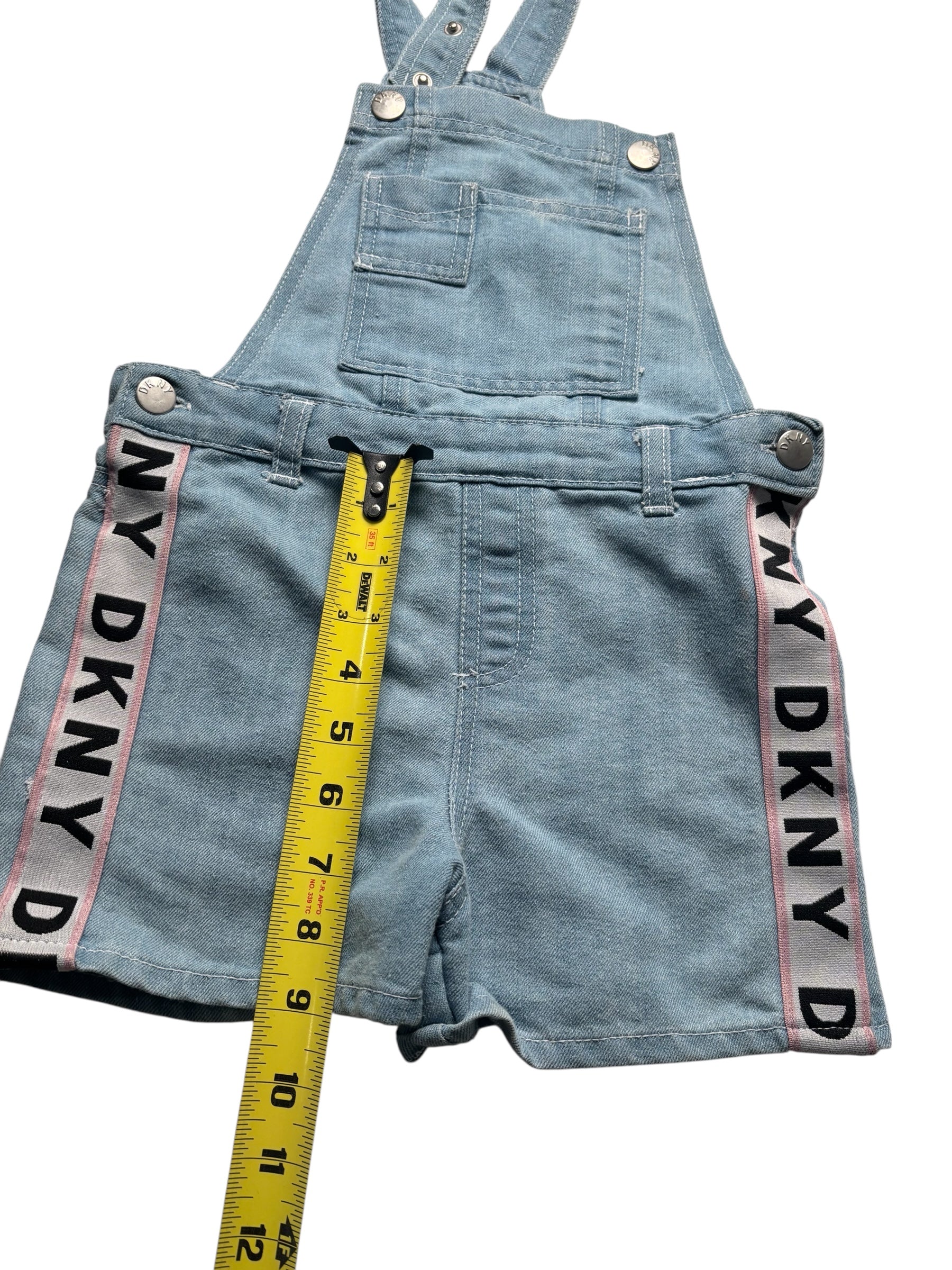 DKNY Girls Denim Shortalls Overalls Logo Tape Light Wash Size 6/8 Small KDS 09