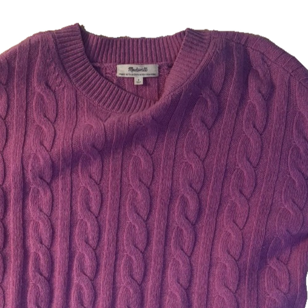 Madewell cable knit sweater in a soft pink tone. Features a chunky knit SWT01