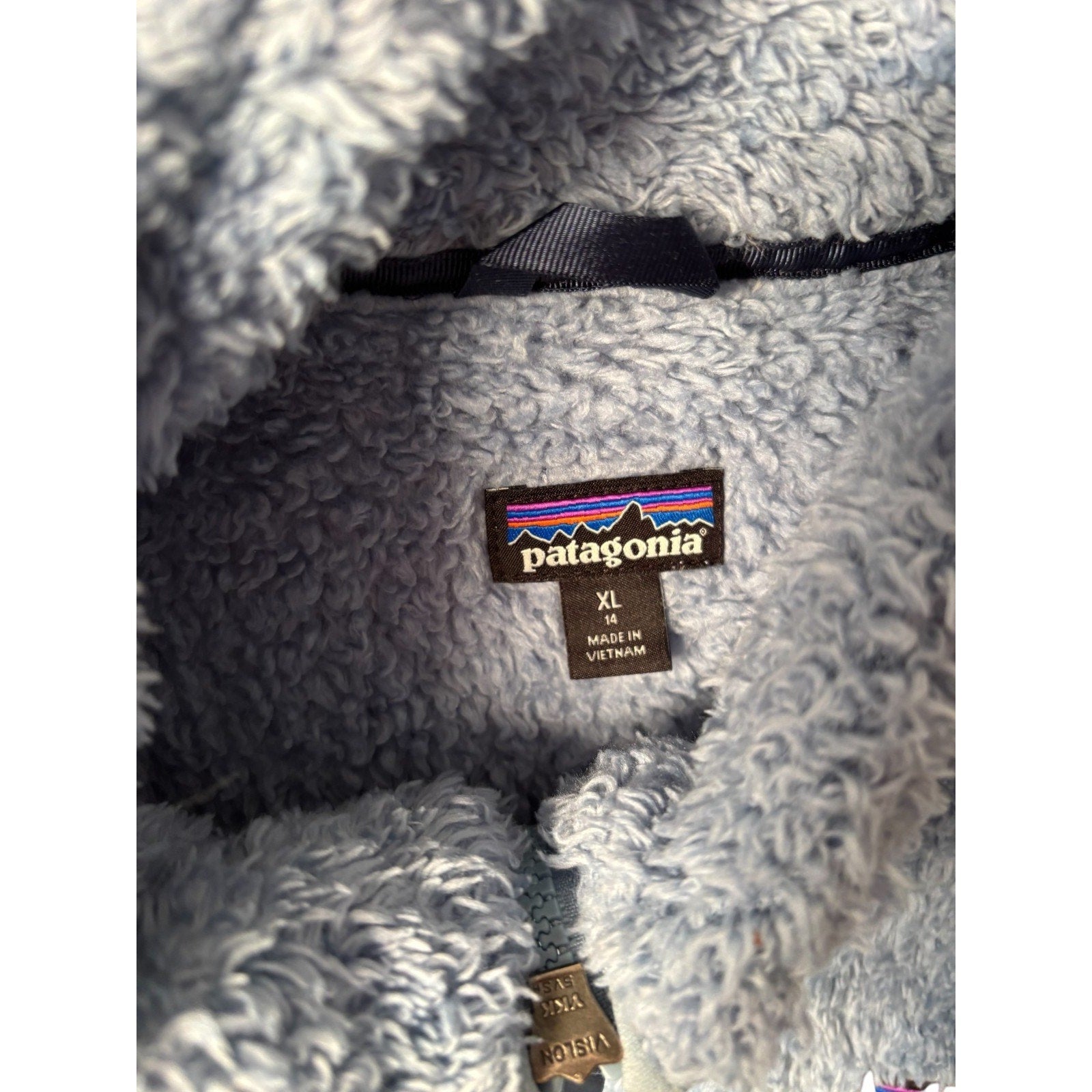 Patagonia Girls Los Gatos / fuzzy fleece full zip vest in light blue, size XL (1